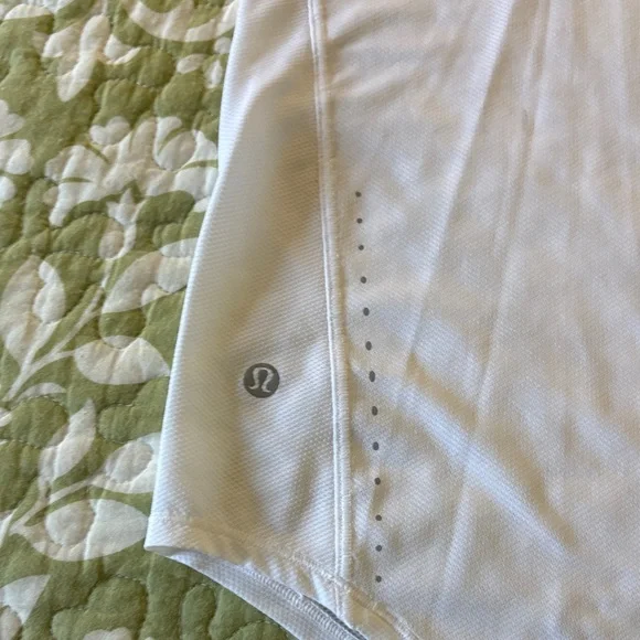 Lululemon Set of Three Sleeveless Tops - Black, White, and Pink Size XS - Picture 12 of 13